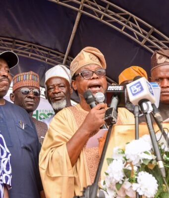 PHOTOS: Oseni Officially Joins Oyo South Senatorial Contest, Promises More Development