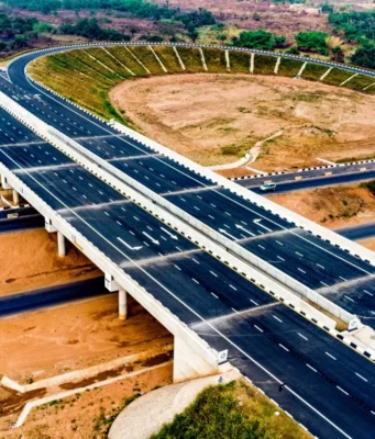 Group Compares Umahi, Makinde Road Projects, Raises Concerns Over Quality